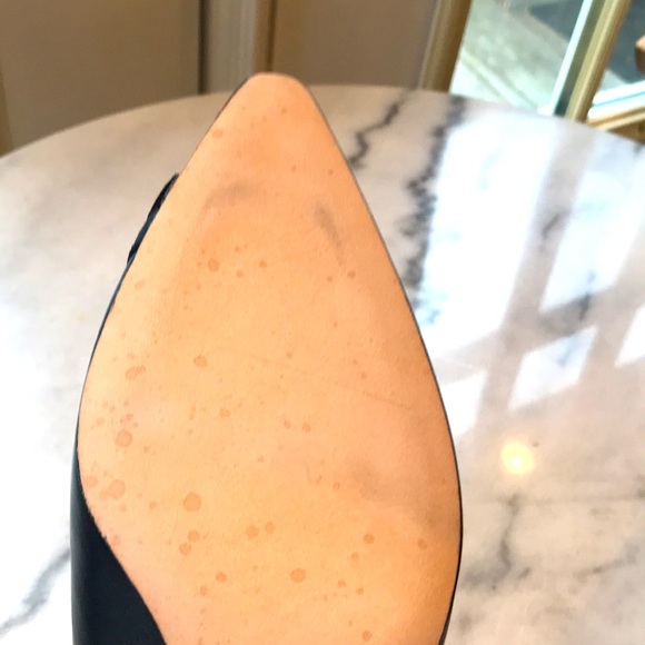 Classic Style!, in excellent condition. Leather with a Swade accent in front. - Picture 5 of 6